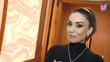 Pərvin Abıyeva 650 min manata aldığı avtomobilindən danışdı - MTV Maqazin