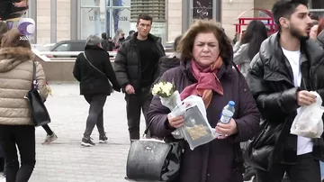 8 Mart bayramında qadınların üzünü güldürən hədiyyə nədir?