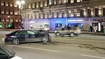 Два Mercedes разбились в центре Санкт-Петербурга