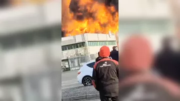 Химзавод горит в итальянском городе Новара - 2