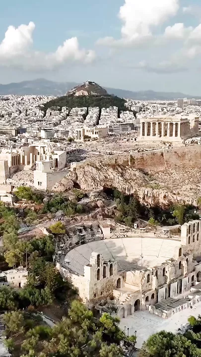 Афинский Акрополь является знаковым памятником древнегреческой цивилизации и признан объектом всемирного наследия.