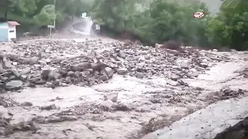 Güclü yağış səbəbindən İsmayıllı-Lahıc yolu bağlandı