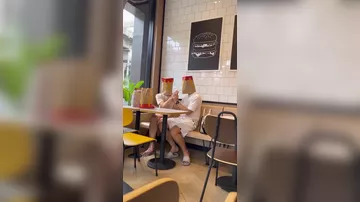 Mc donaldsda cütlüyün bu hərəkəti gündəm oldu
