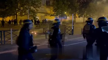 Parisin ətrafı Nanter bölgəsində 17 yaşlı yeniyetmənin polis tərəfindən öldürülməsindən sonra başlayan iğtişaşlar zamanı polis 150 nəfəri saxlayıb - 5