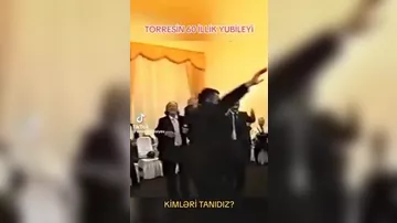 Qurban Qurbanov rəqs edərkən