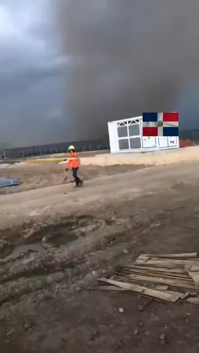 Мощный торнадо прошёл через столицу Доминиканы
