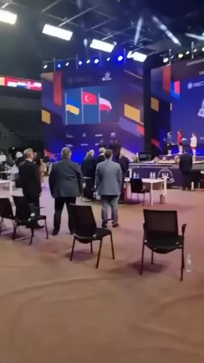 Еще одна армянка довыпендривалась