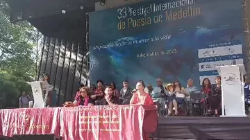 İlk dəfə! Dünyanın ən nüfuzlu poeziya festivalında Azərbaycan şairəsi çıxış etdi