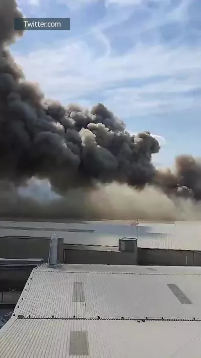 Промышленный квартал Бурсы охватило пламя -3