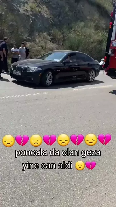 “TIR”ın altına girən “Mercedes”in damı qopdu, 19 yaşlı sürücü öldü