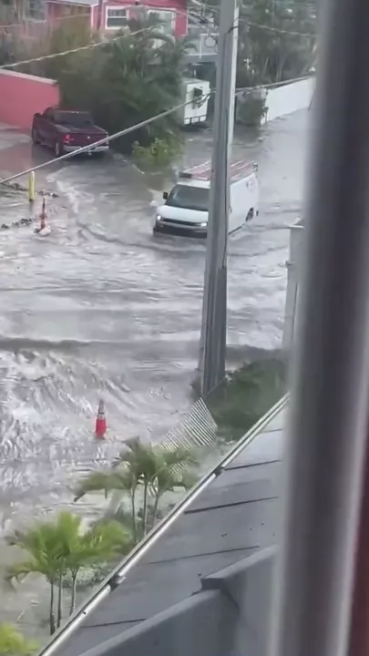 Приближающийся к Флориде шторм «Идалия» усилился до урагана.