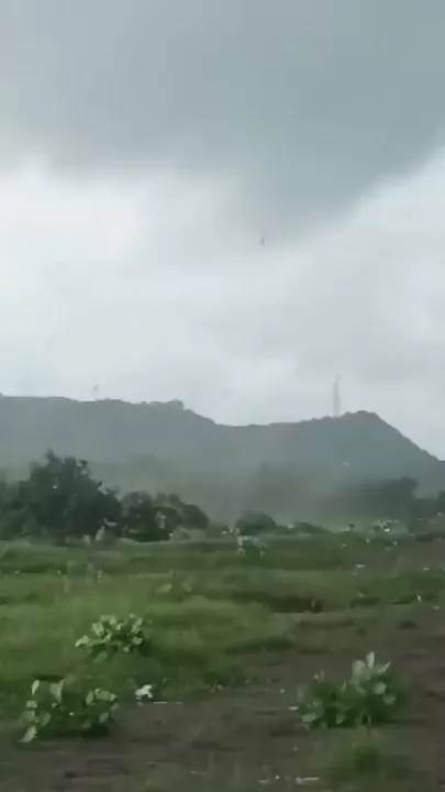 Водяной смерч в Колумбии,есть пострадавшие