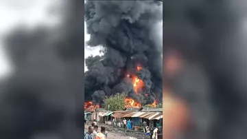 Мощный взрыв на нелегальном топливном складе в Нигерии,есть погибшие