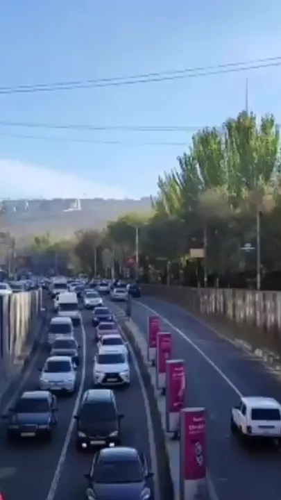 Коллапс в Ереване: как визит президента Ирака застал врасплох водителей и пешеходов