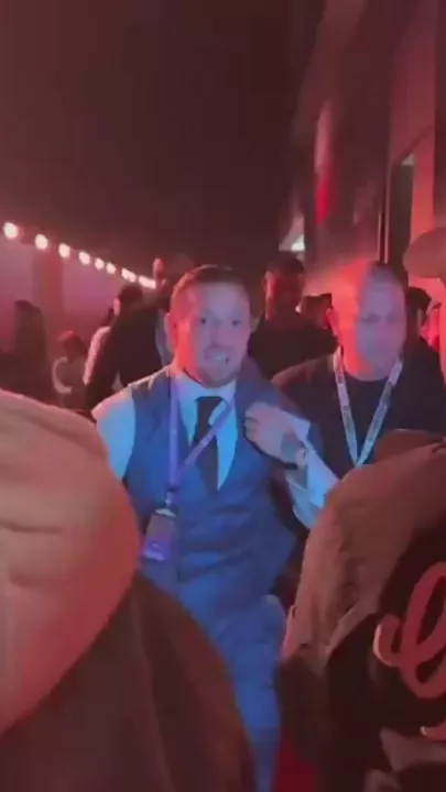 Конор Макгрегор, Девин Хейни и Криштиану Роналду прибыли на место проведения боя