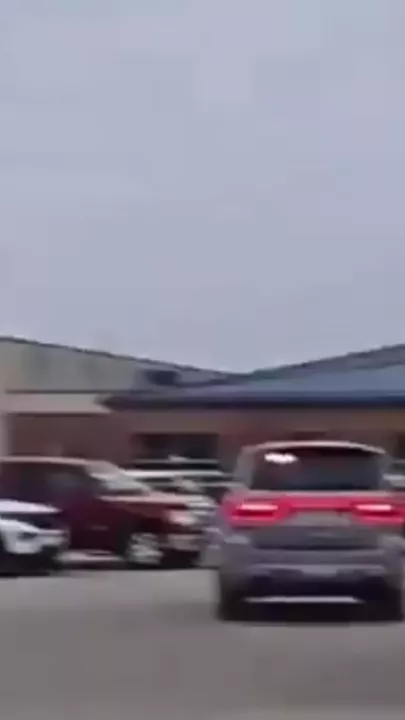 Неизвестный устроил стрельбу в американской школе