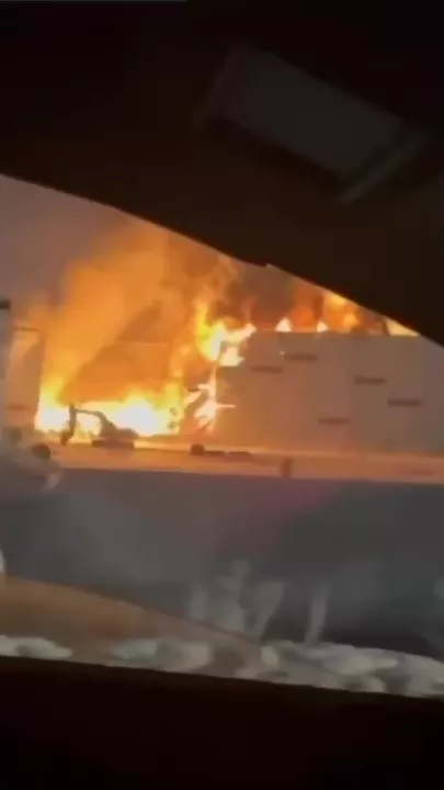 Сильный пожар в Санкт-Петербурге