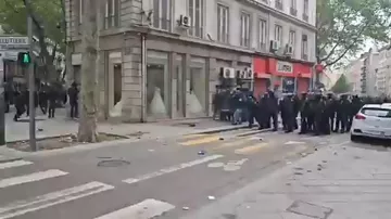 Столкновения первомайских демонстрантов с полицией в Лионе