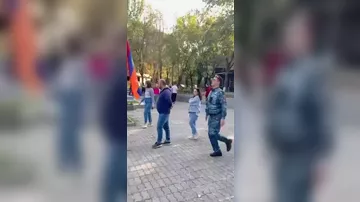 Ermənistanda "artsax bayrağı" ilə yürüyənlər saxlanıldı