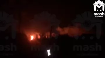 Ukrayna Luqanskda neft anbarını vurdu: Güclü yanğın başladı 1