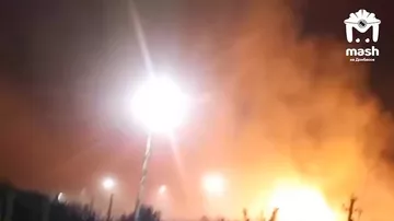 Ukrayna Luqanskda neft anbarını vurdu: Güclü yanğın başladı 2