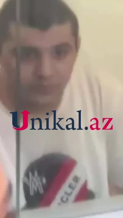 Əhməddən məhkəmədə qəribə hərəkətlər