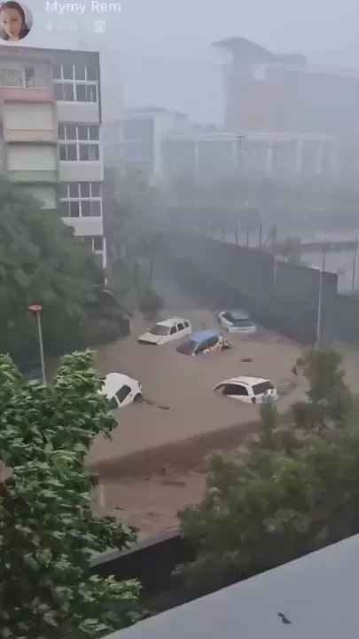 Сильное наводнение во французском Реюньоне