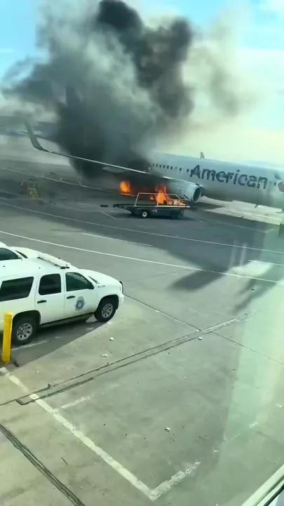 В аэропорту Дэнвера загорелся пассажирский лайнер American Airlines 3