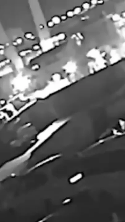 В российском городе сгорели дотла десятки машин 2