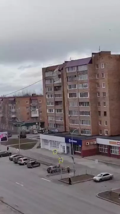 Сильнейший штормовой ветер обрушился на Красноярск