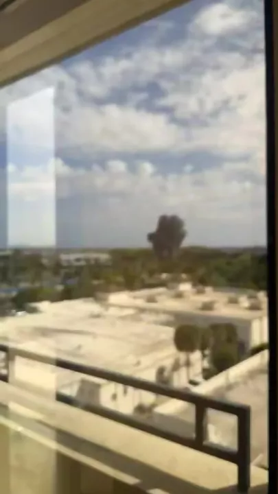 Самолет разбился у аэропорта Бока-Ратон во Флориде 3