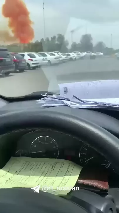 Мощный взрыв произошел в иранском Бендер-Аббасе - 2