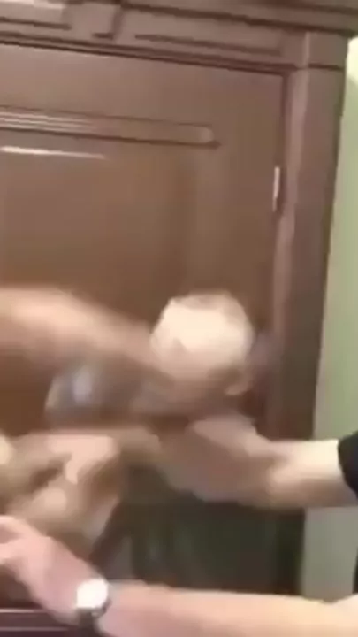 В администрации ереванского округа избили активиста