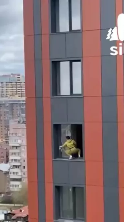 Экстремальное мытье окон в Новосибирске