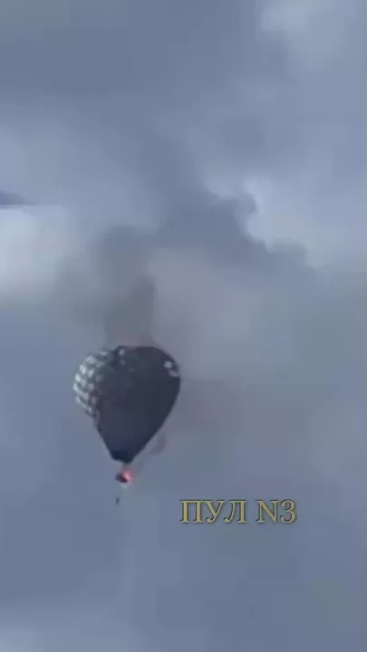 В небе над Мексикой загорелся воздушный шар