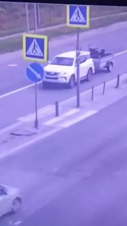 Водитель на Toyota влетел в людей на переходе