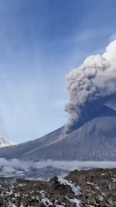 Вулкан на Камчатке снова активен