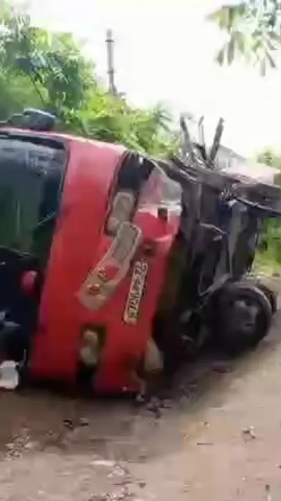 В России перевернулся автобус с детьми