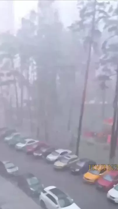 В российских городах выпал град