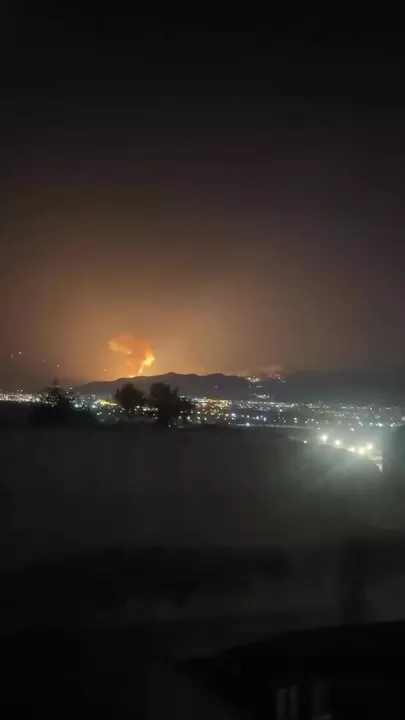 Сильнейшие пожары в Тегеране после ударов Израиля - 1