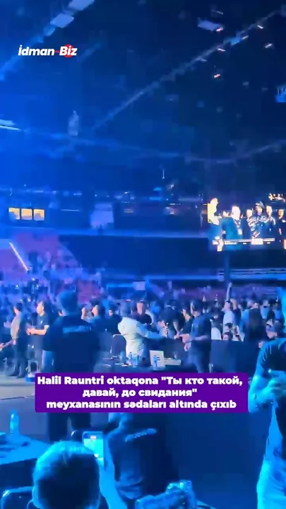 Halil Rauntri oktaqona "Ты кто такой, давай, до свидания" meyxanasının sədaları altında çıxıb