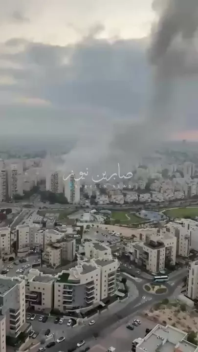 Иран запустил несколько волн ракет по Израилю-7