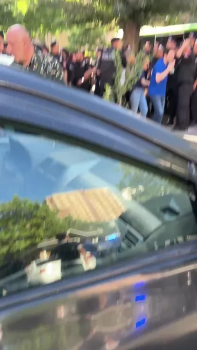 Полиция задерживает людей, собравшихся у Следственного комитета Армении-3