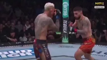 Топурия нокаутировал Оливейру в первом раунде и стал чемпионом UFC
