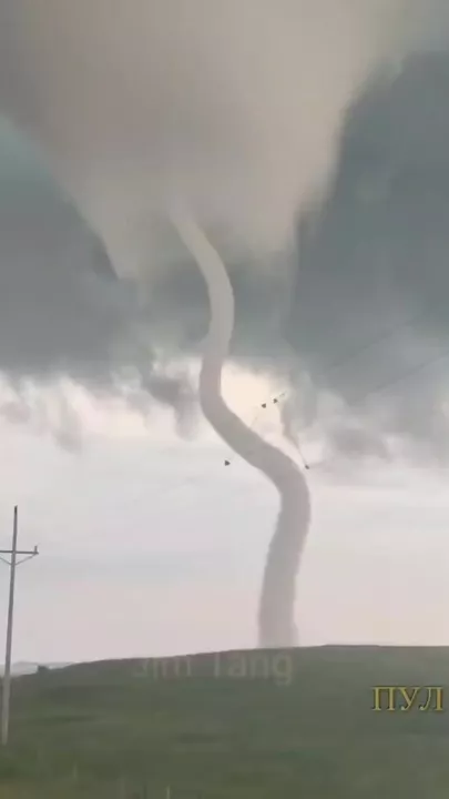 По США прошел танцующий торнадо