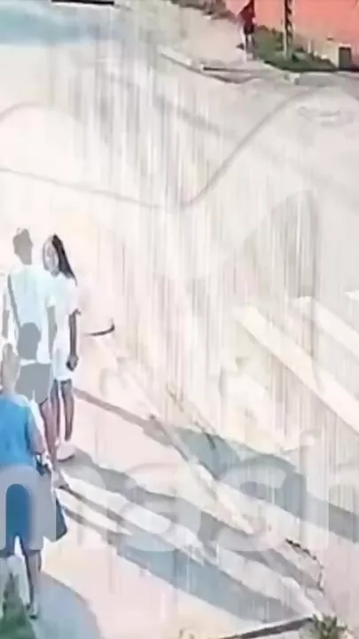 Автомобиль влетел в толпу детей в российском городе