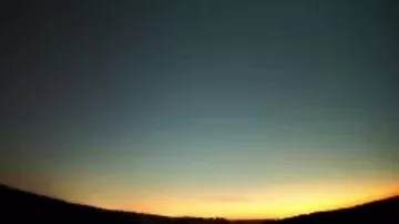 Meteor uçuşu saniyəbəsaniyə belə görüntüləndi