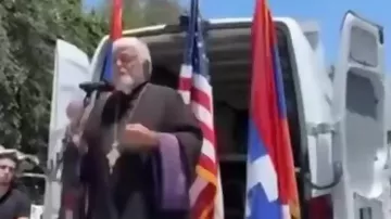 "Paşinyanın başı kəsilsin" - Erməni keşiş