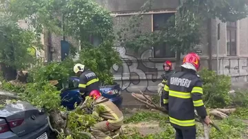Сильнейший шторм ударил по Румынии - 4