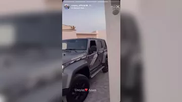 Azərbaycanlı aparıcının anası lüks avtomobili ilə